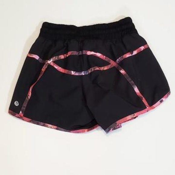 Size 4 - Lululemon Tracker Short III - Picture 1 of 1